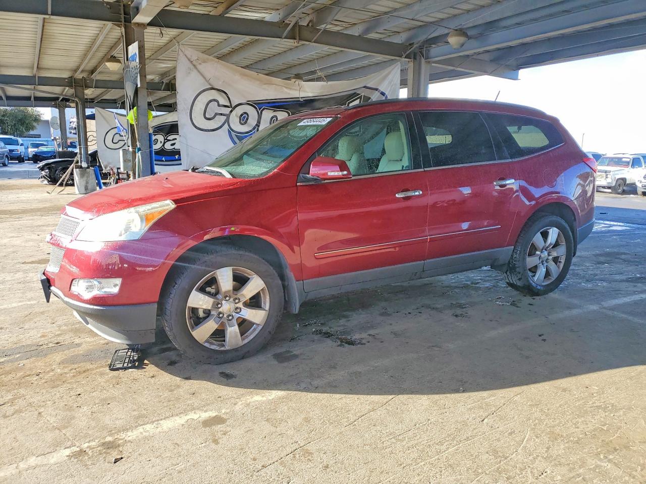 2011 Chevrolet Traverse VIN 1GNKVLED6BJ215149 photo 1