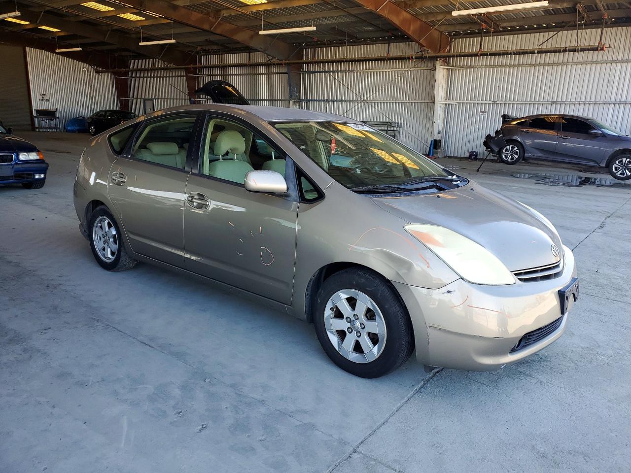 2005 Toyota Prius base VIN JTDKB20U853050720 photo 4