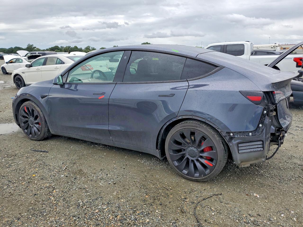 2022 Tesla Model y VIN 7SAYGDEF2NF404092 photo 2