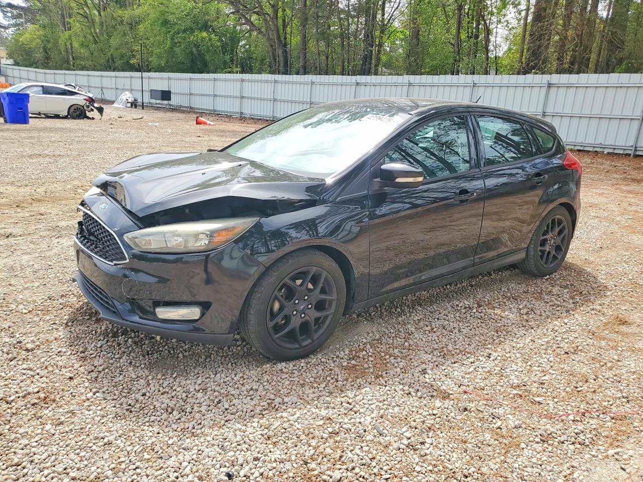 2016 Ford Focus VIN 1FADP3K25GL318210 photo 1