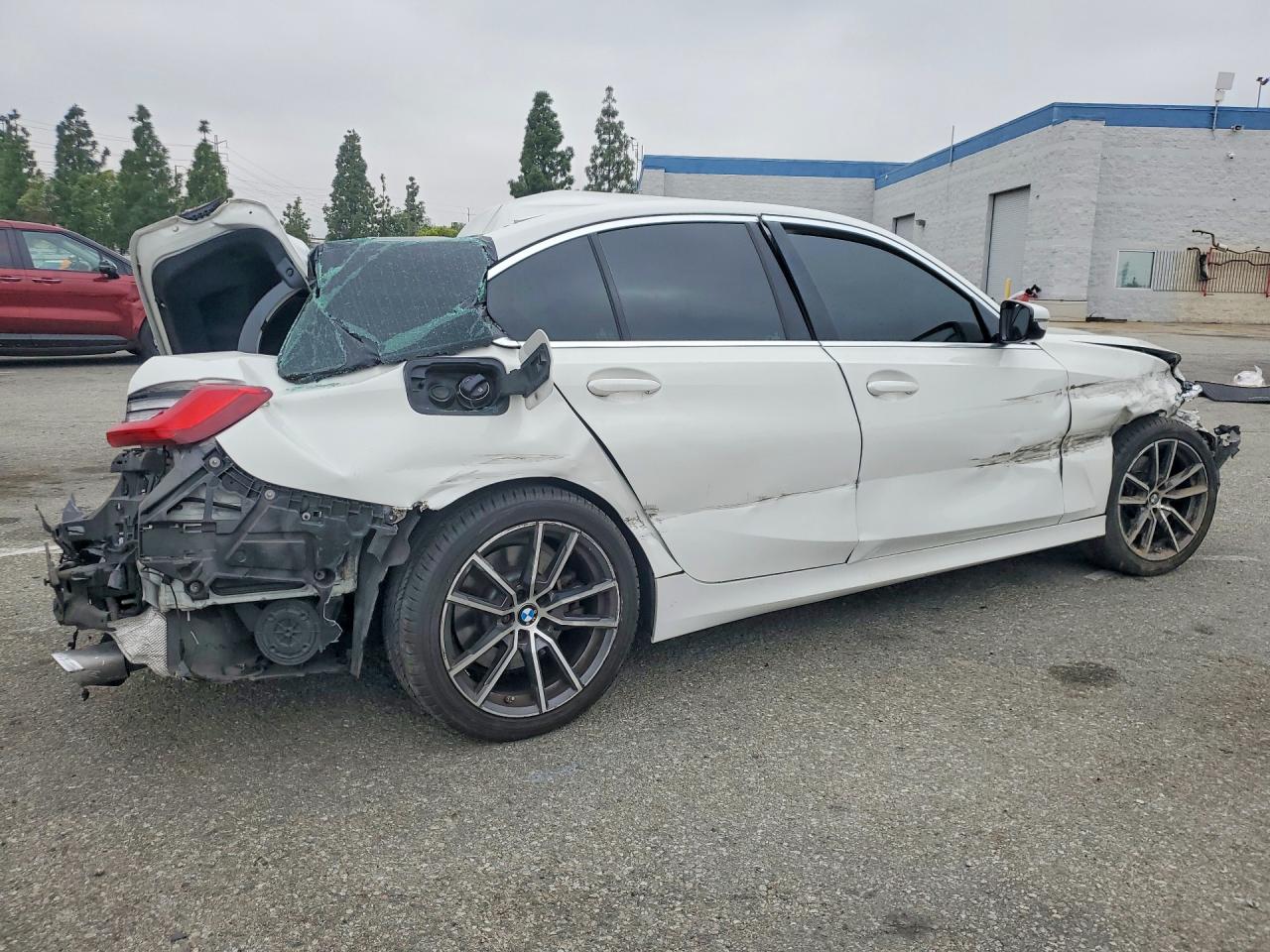 2021 BMW 3 series VIN 3MW5R1J00M8B78029 photo 3