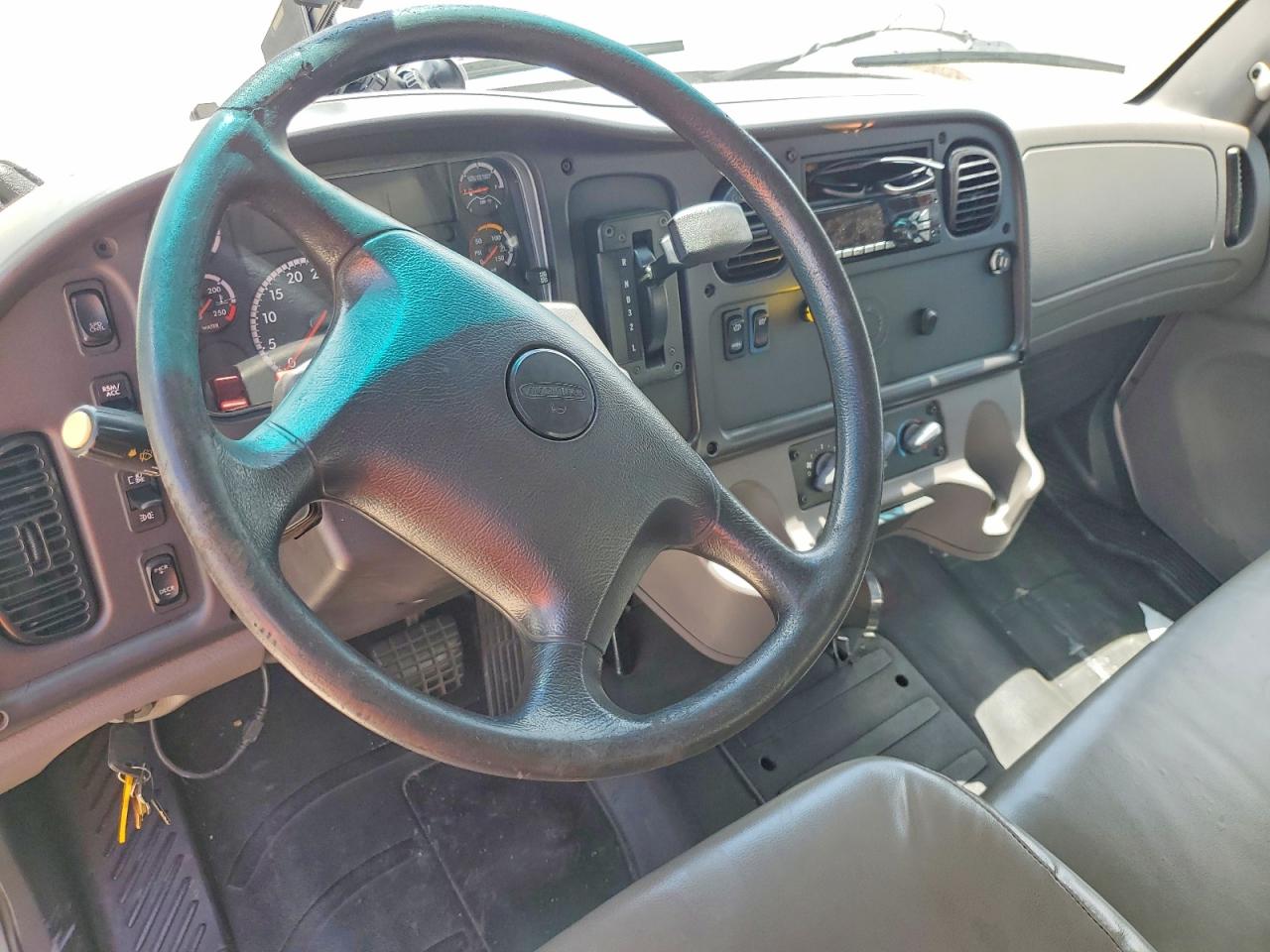 2018 FREIGHTLINER All other VIN 1FVACWFCXJHJL8149 photo 8