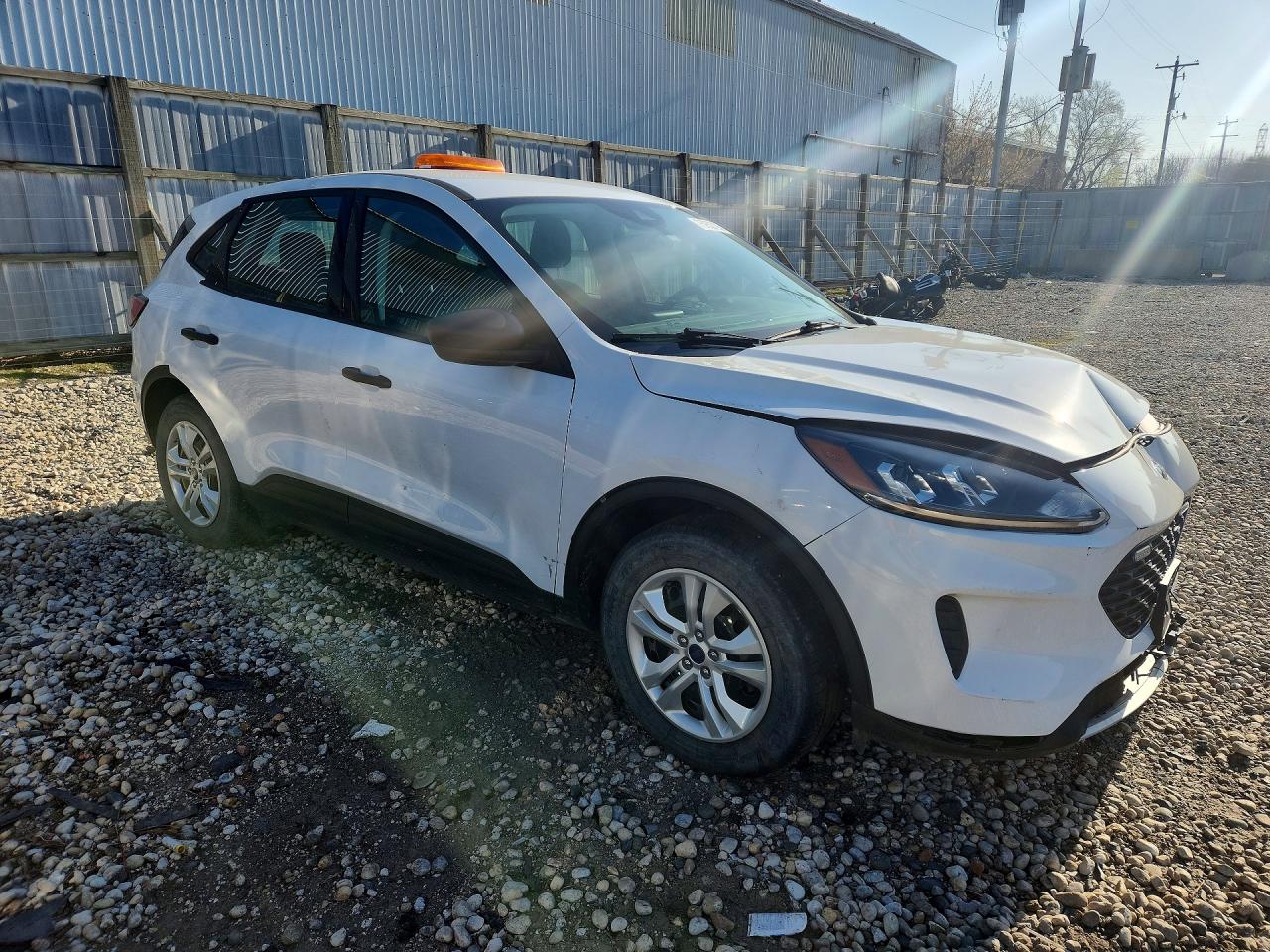 2022 Ford Escape VIN 1FMCU0F64NUB00711 photo 4