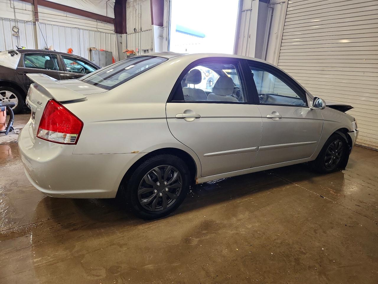 2009 Kia Spectra VIN KNAFE221695609152 photo 3