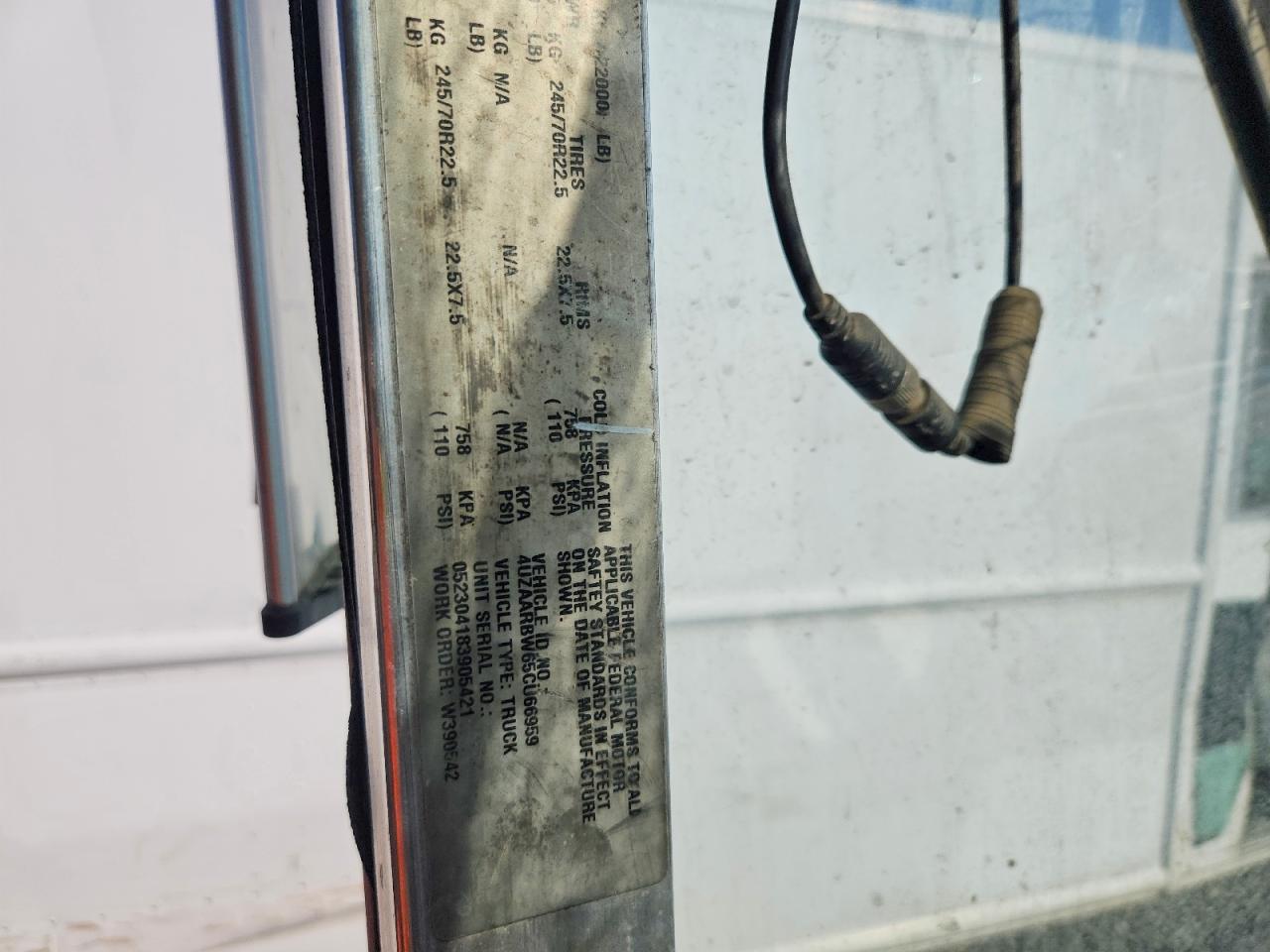 2005 UTILITY All models VIN 4UZAARBW65CU66959 photo 11