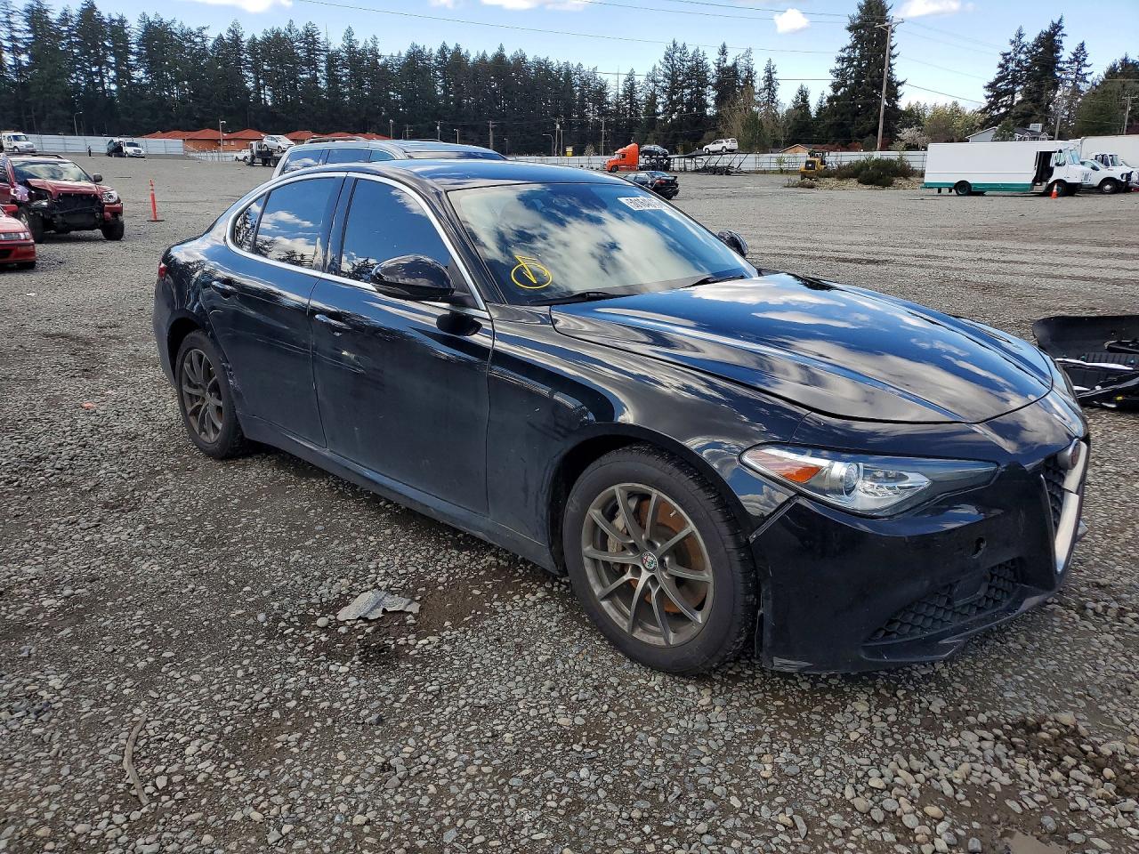 2018 ALFA Giulia VIN ZARFAEDN7J7576337 photo 4
