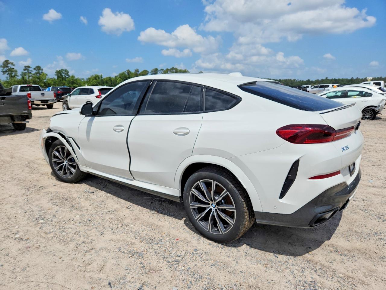 2026 BMW X6 VIN 5UX33EX08T9277372 photo 2