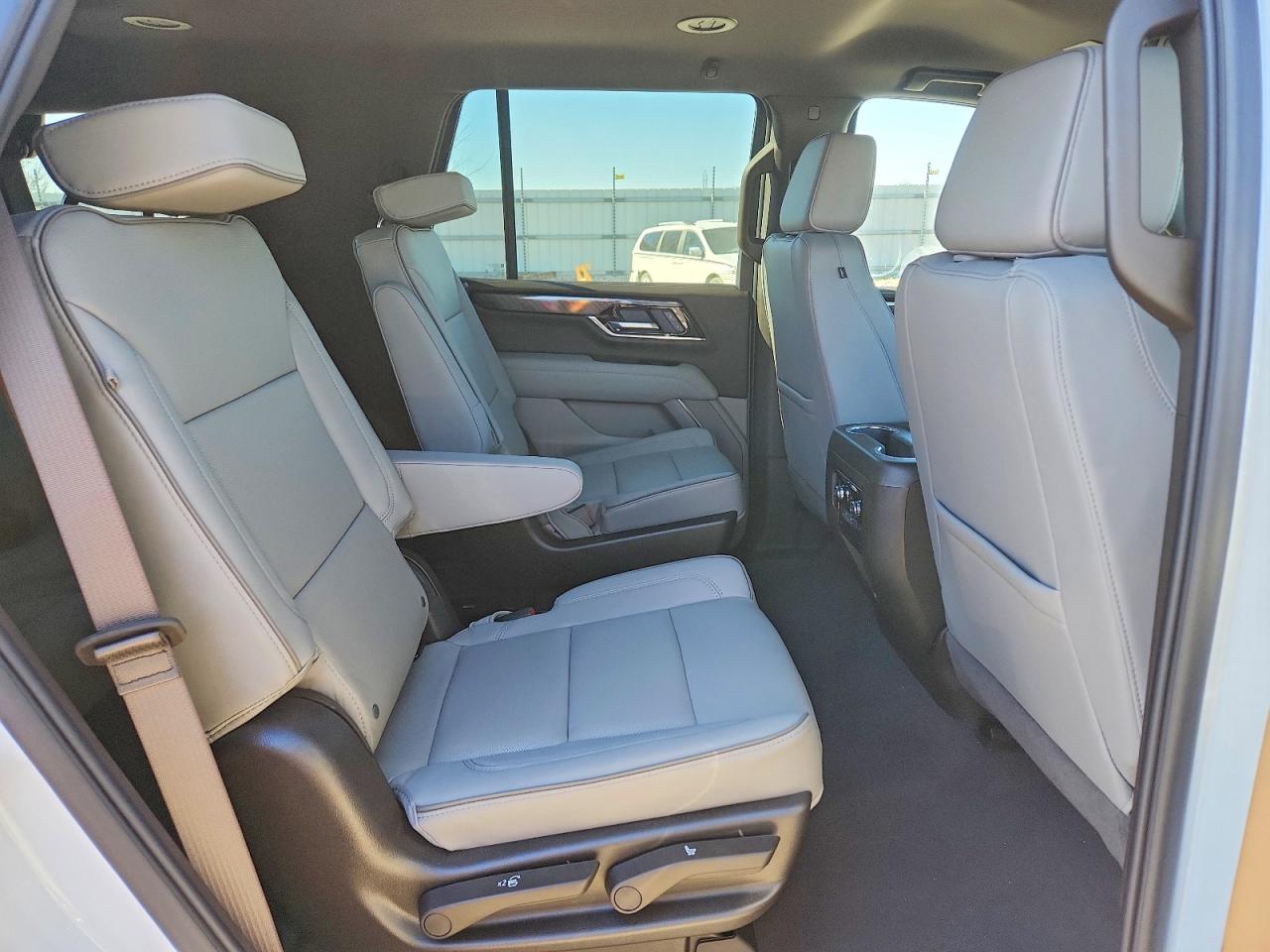 2026 GMC Yukon VIN 1GKS2BKD3TR148100 photo 11