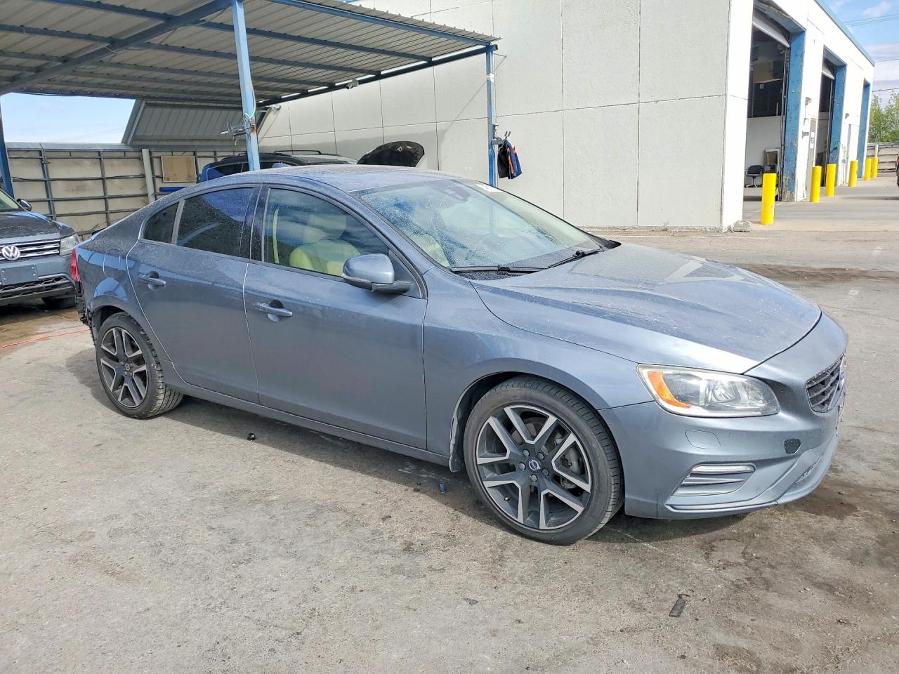 2017 Volv S60 VIN YV126MFL7H2424026 photo 4