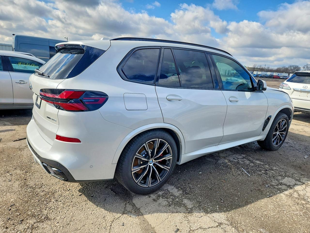 2026 BMW X5 VIN 5UX43EU08T9208142 photo 3