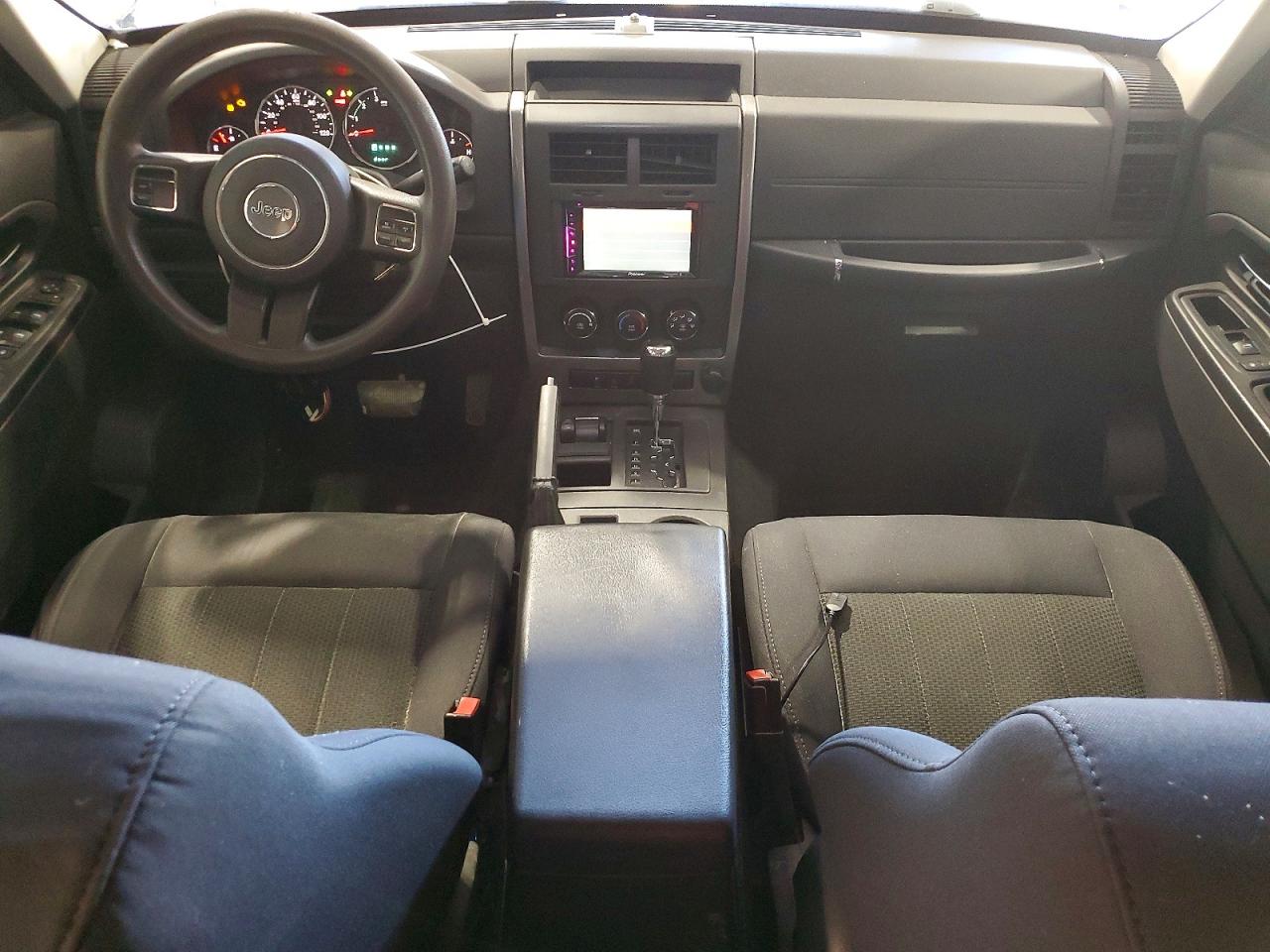 2011 Jeep Liberty VIN 1J4PN2GKXBW575011 photo 8