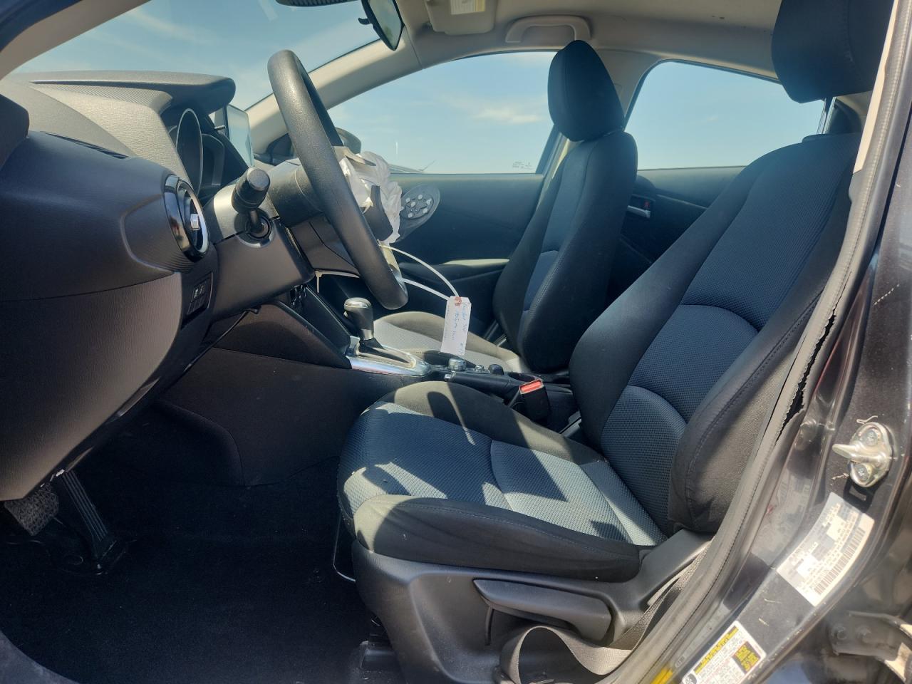 2019 Toyota Yaris VIN 3MYDLBYV6KY513350 photo 7