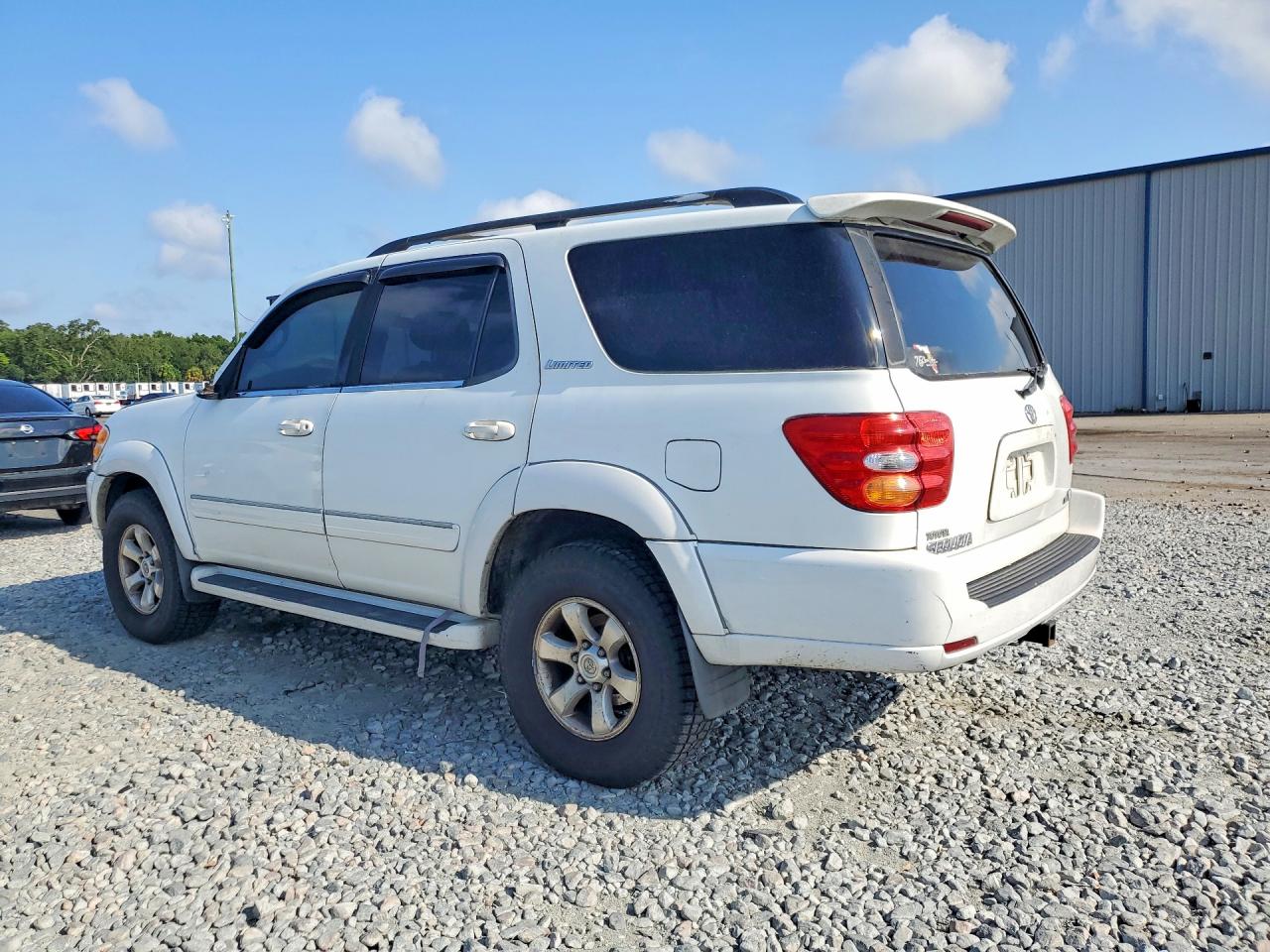 2002 Toyota Sequoia VIN 5TDZT38AX2S093364 photo 2