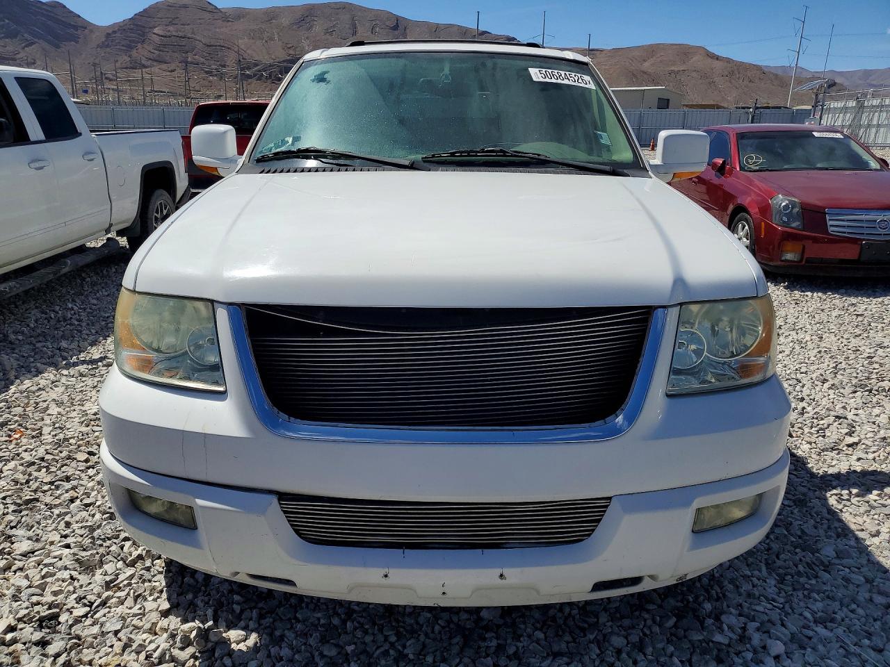 2004 Ford Expedition VIN 1FMFU17L14LA82163 photo 5