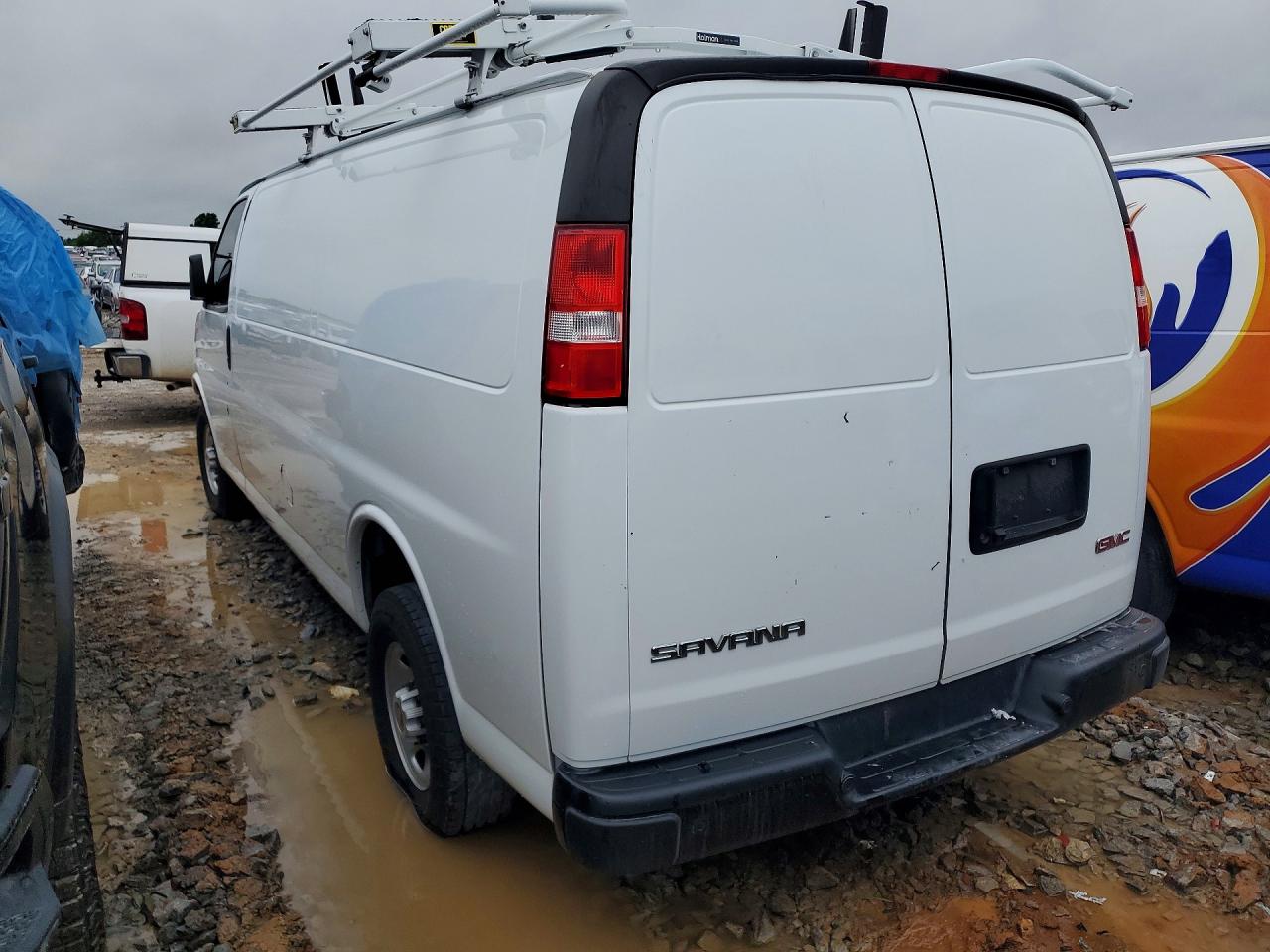 2023 GMC Savana VIN 1GTW7BFP9P1117683 photo 2