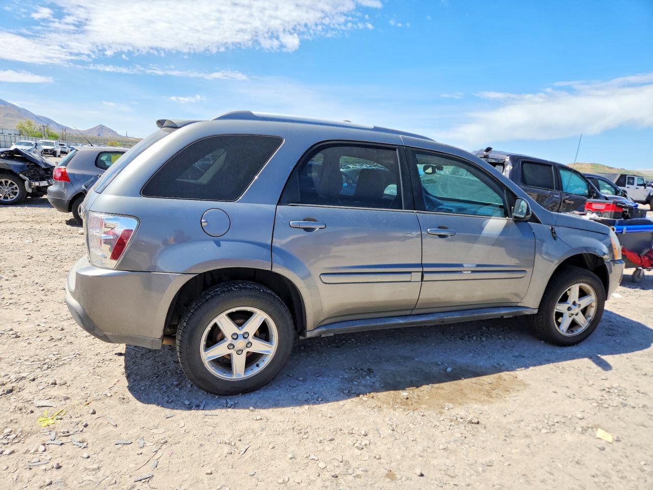 2005 CHEVROLET Equinox VIN 2CNDL73F956138096 photo 3