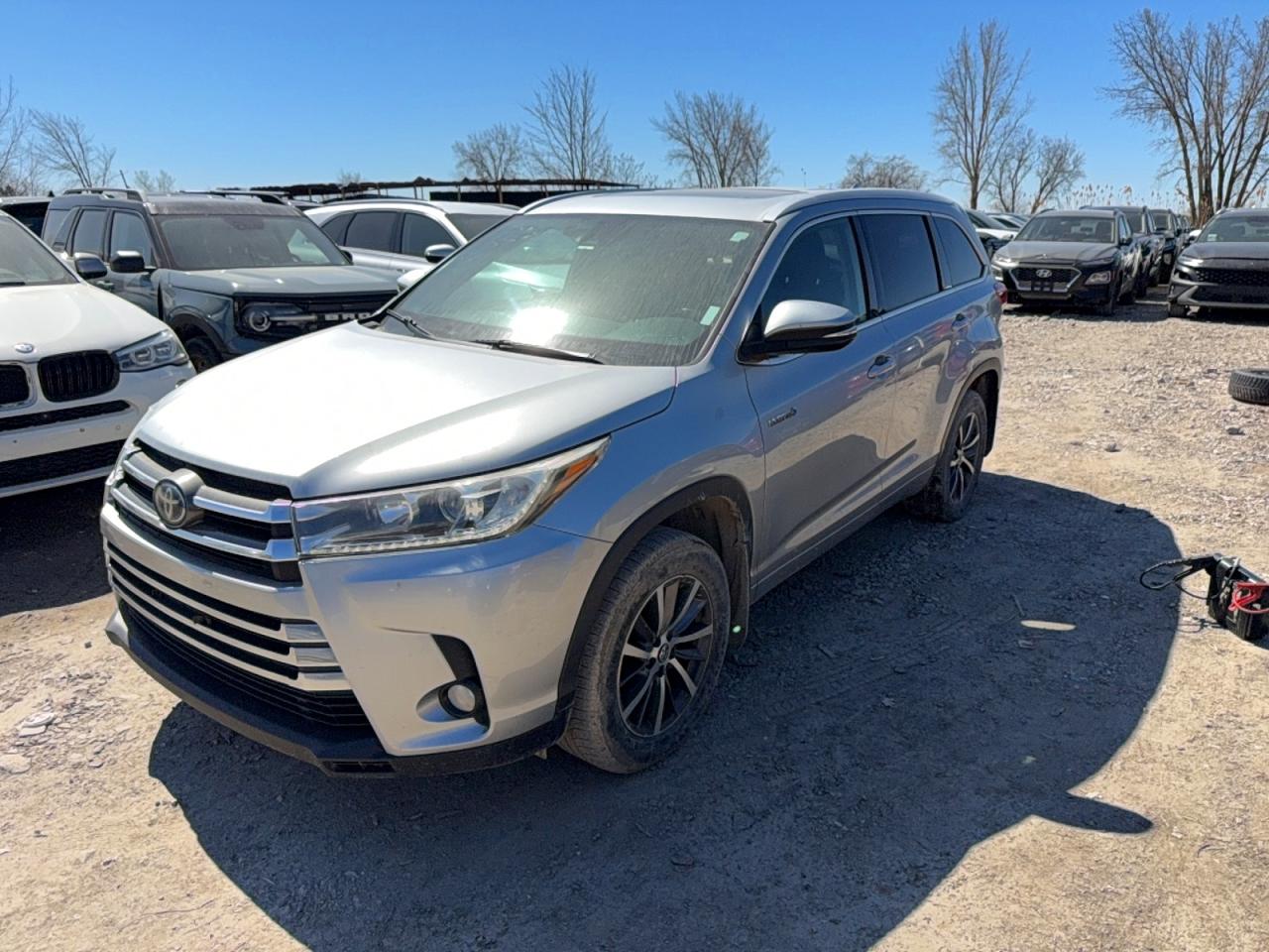 2018 Toyota Highlander VIN 5TDJGRFH6JS050207 photo 2