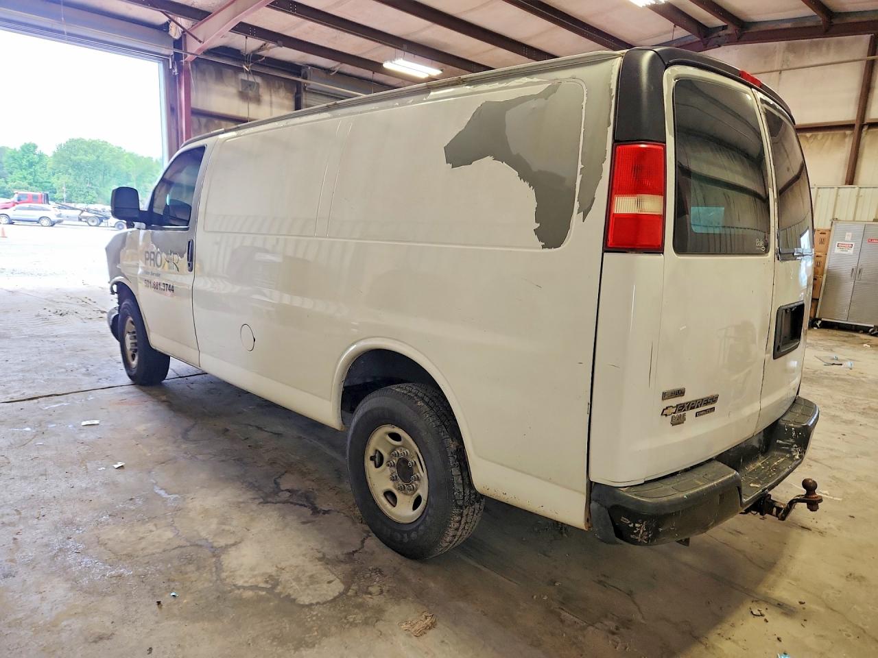 2012 Chev Express VIN 1GCWGFCG8C1122993 photo 2