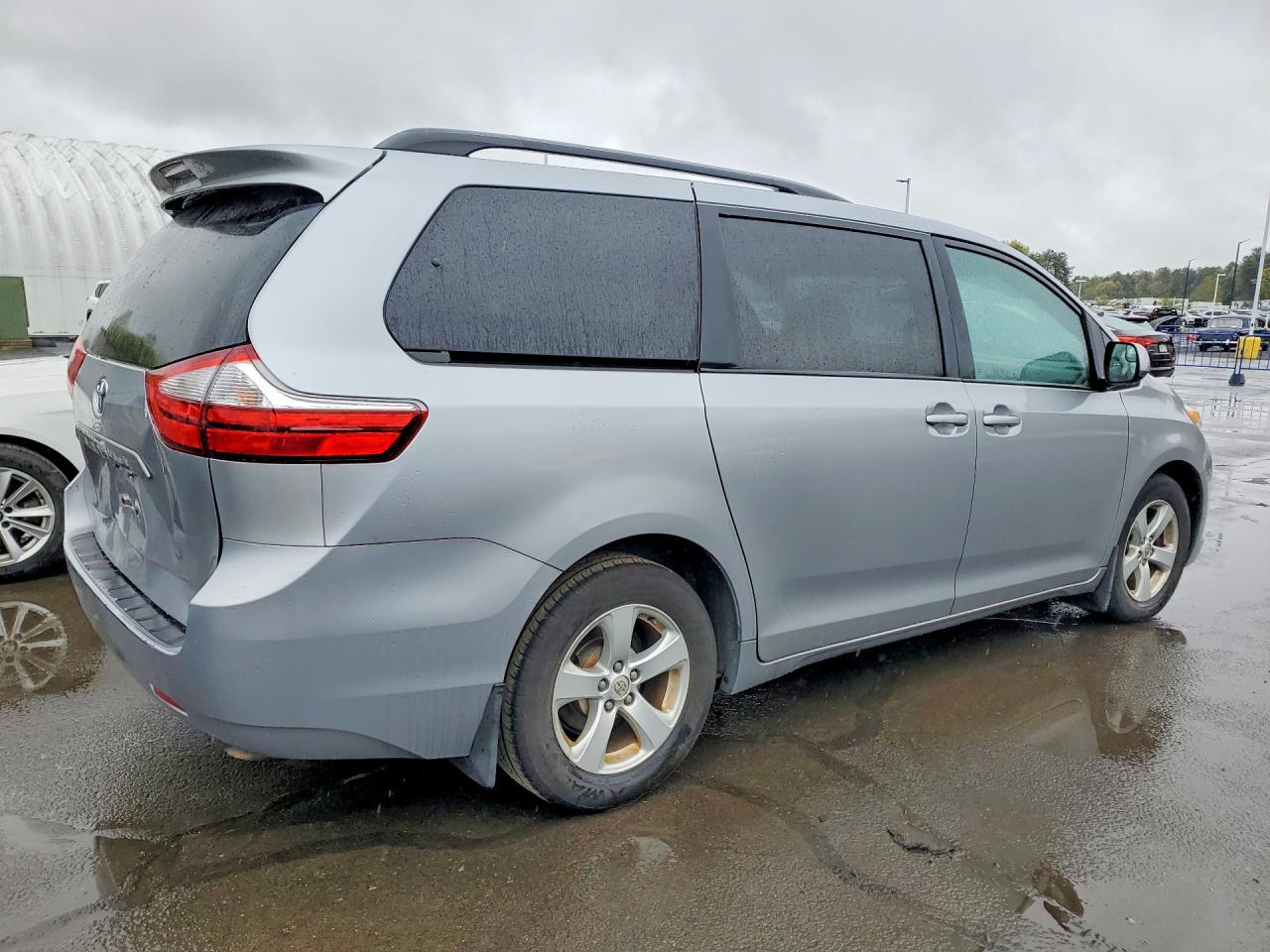 2017 TOYOTA Sienna VIN 5TDKZ3DC6HS782155 photo 3