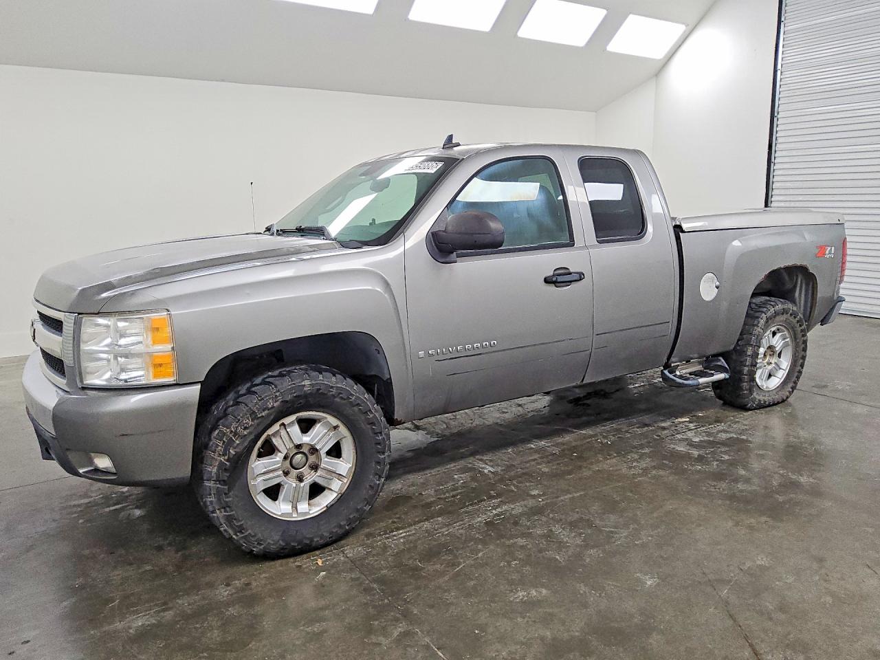 2008 Chevrolet Silverado VIN 2GCEK190781254829 photo 1