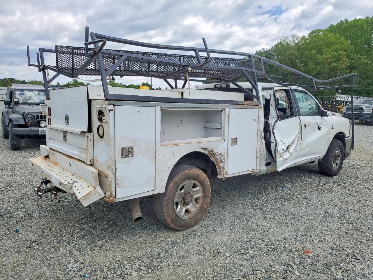 2019 Ram 2500 VIN 3C6UR5JL3KG718712 photo 3