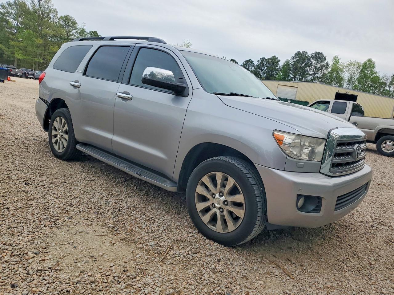 2014 Toyota Sequoia VIN 5TDJW5G11ES093243 photo 4