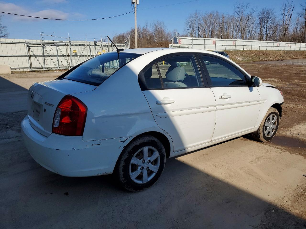 2011 Hyundai Accent VIN KMHCN4AC5BU610367 photo 3