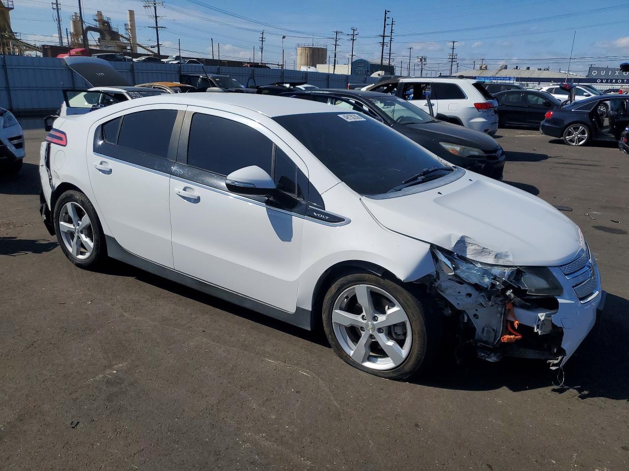 2015 CHEV Volt VIN 1G1RC6E46FU134972 photo 4