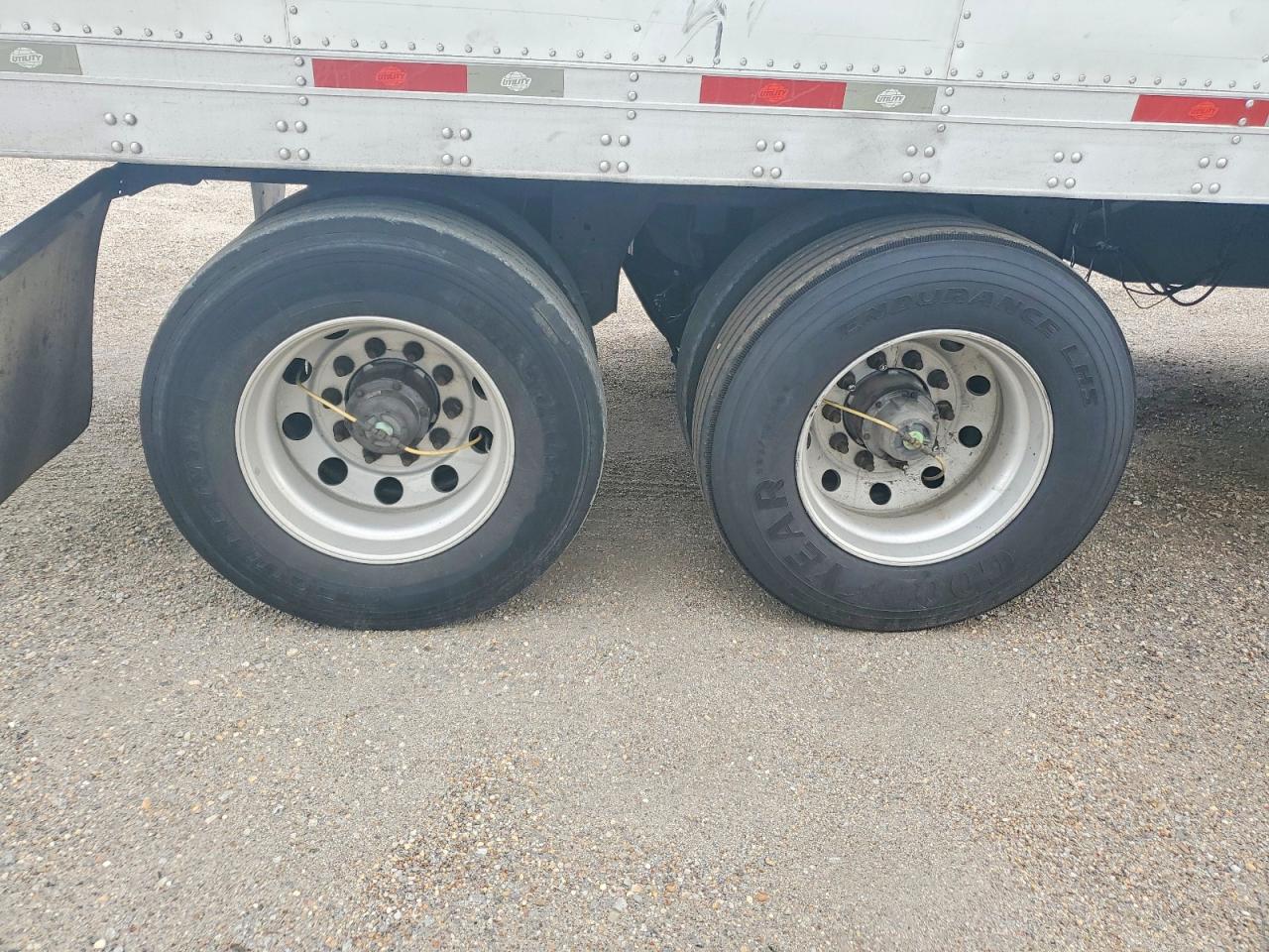 2016 UTILITY Trailer VIN 1UYVS2530GM411532 photo 9