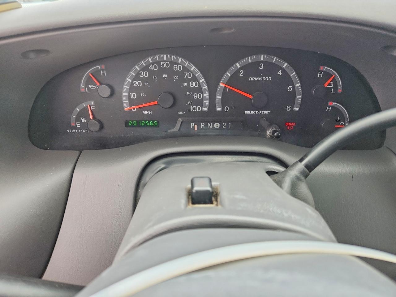 2003 Ford F150 VIN 1FTRW08L43KD84233 photo 9
