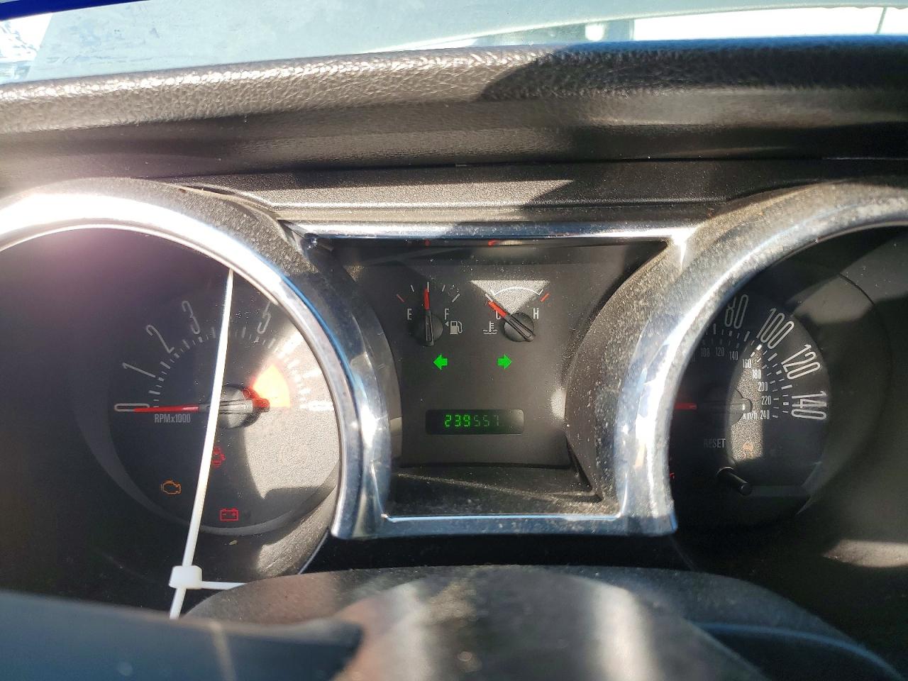 2008 Ford Mustang VIN 1ZVHT82H485176413 photo 9