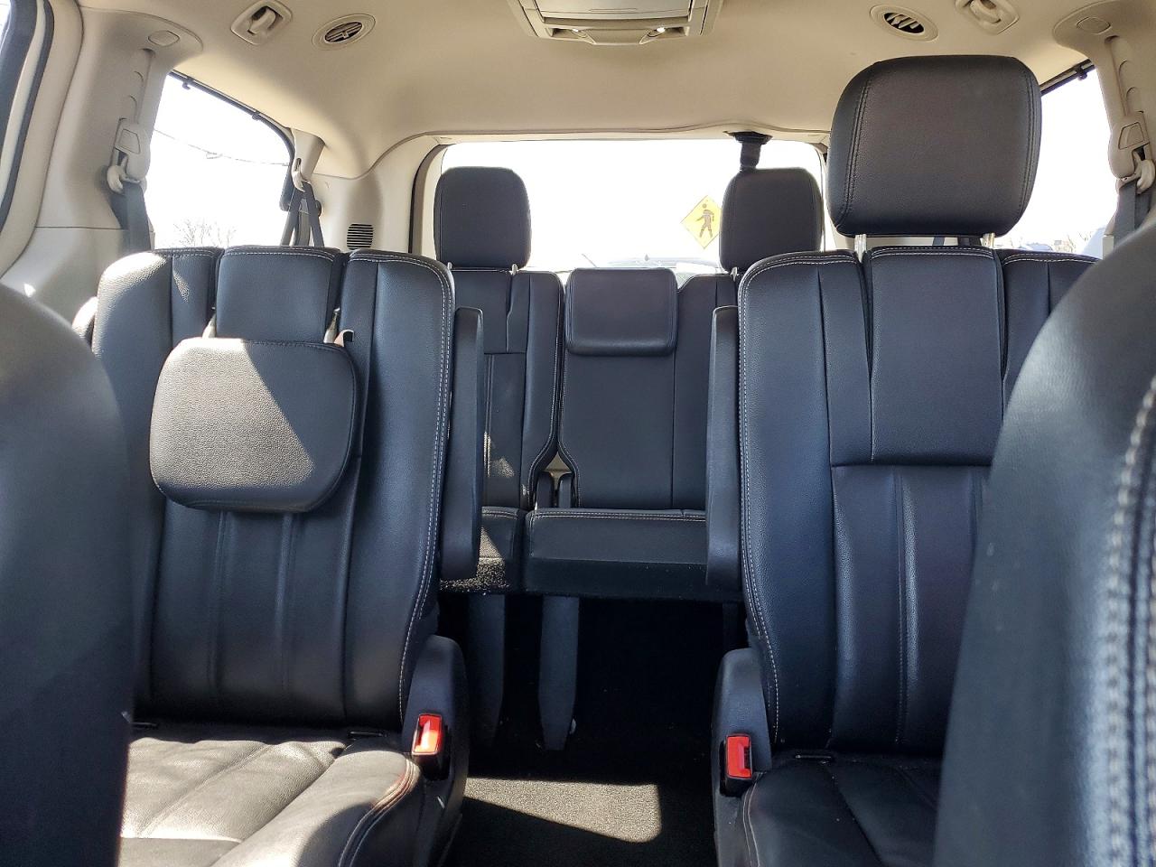 2016 Chrysler Minivan VIN 2C4RC1BG1GR253200 photo 10