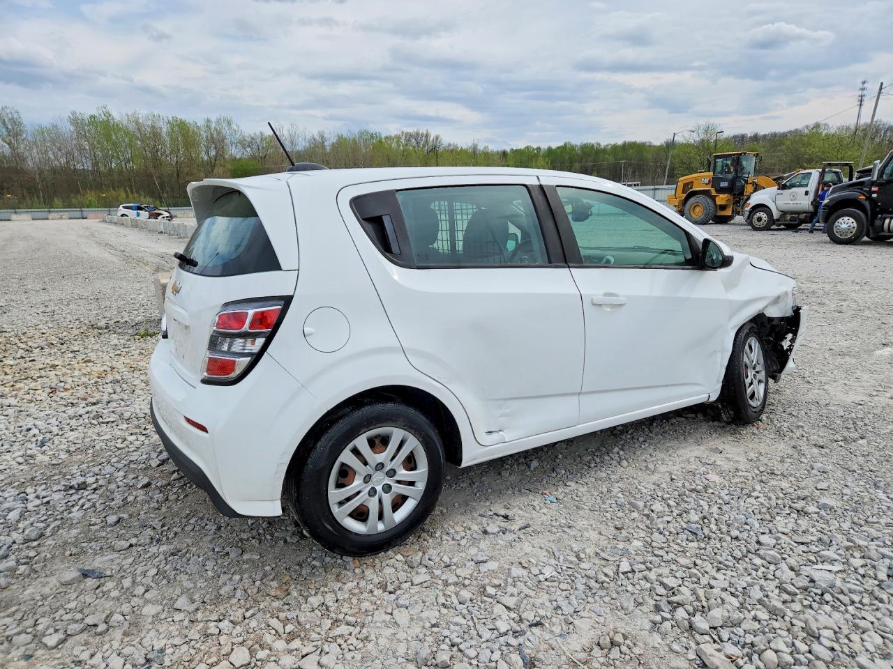 2020 CHEV Sonic VIN 1G1JG6SB7L4138920 photo 3