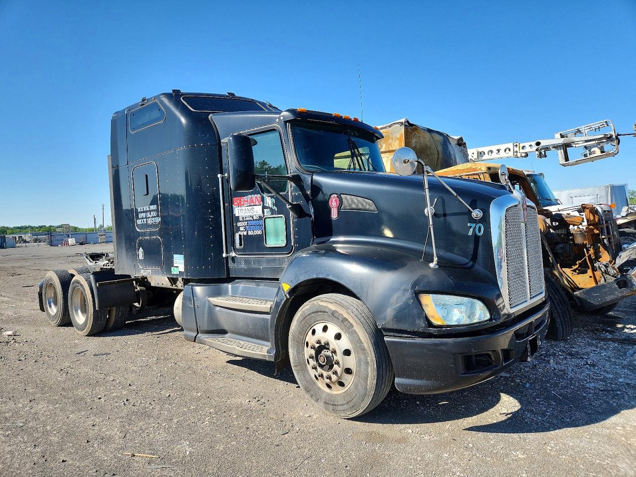 2009 KENWORTH All other VIN 1XKADB9X09J221288 photo 1