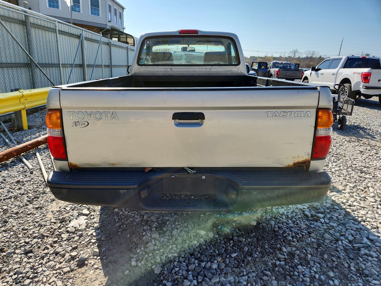 2003 Toyota Tacoma VIN 5TEPM62N43Z168825 photo 6