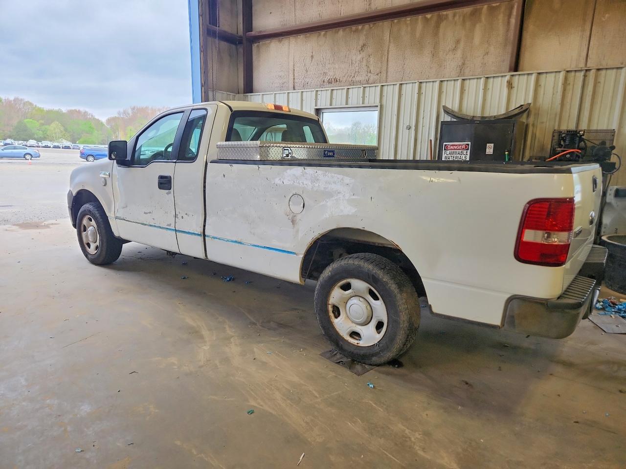 2008 Ford F150 VIN 1FTRF12218KC27868 photo 2