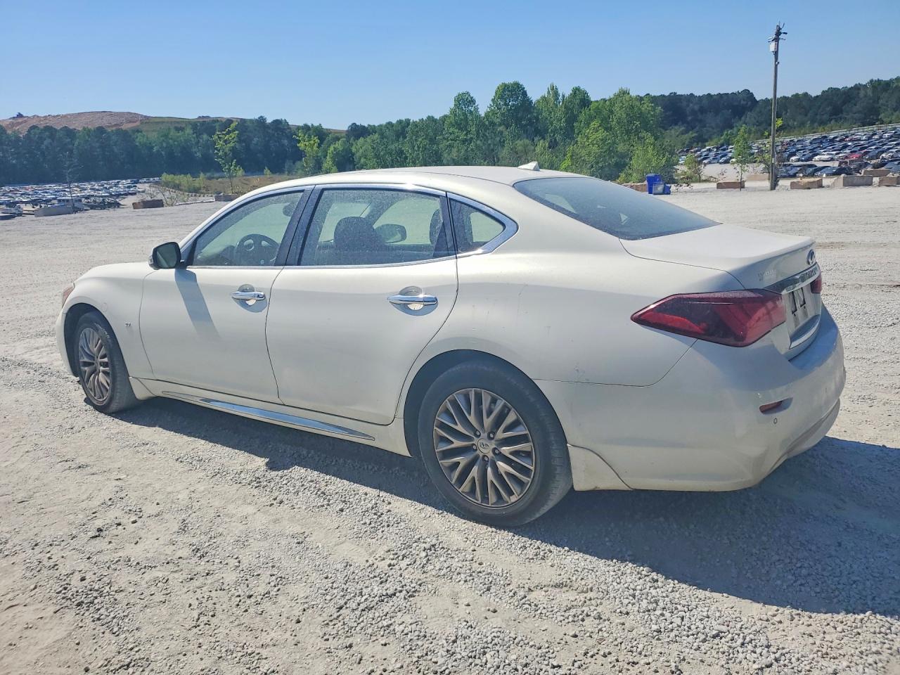 2015 Infiniti Q70 VIN JN1BY1PP0FM600712 photo 2