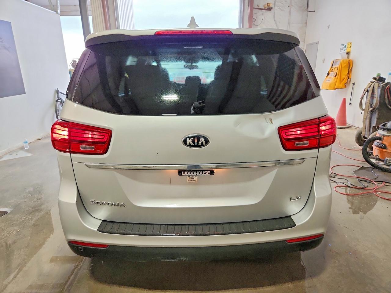 2019 Kia SEDONA VIN KNDMB5C11K6548599 photo 6