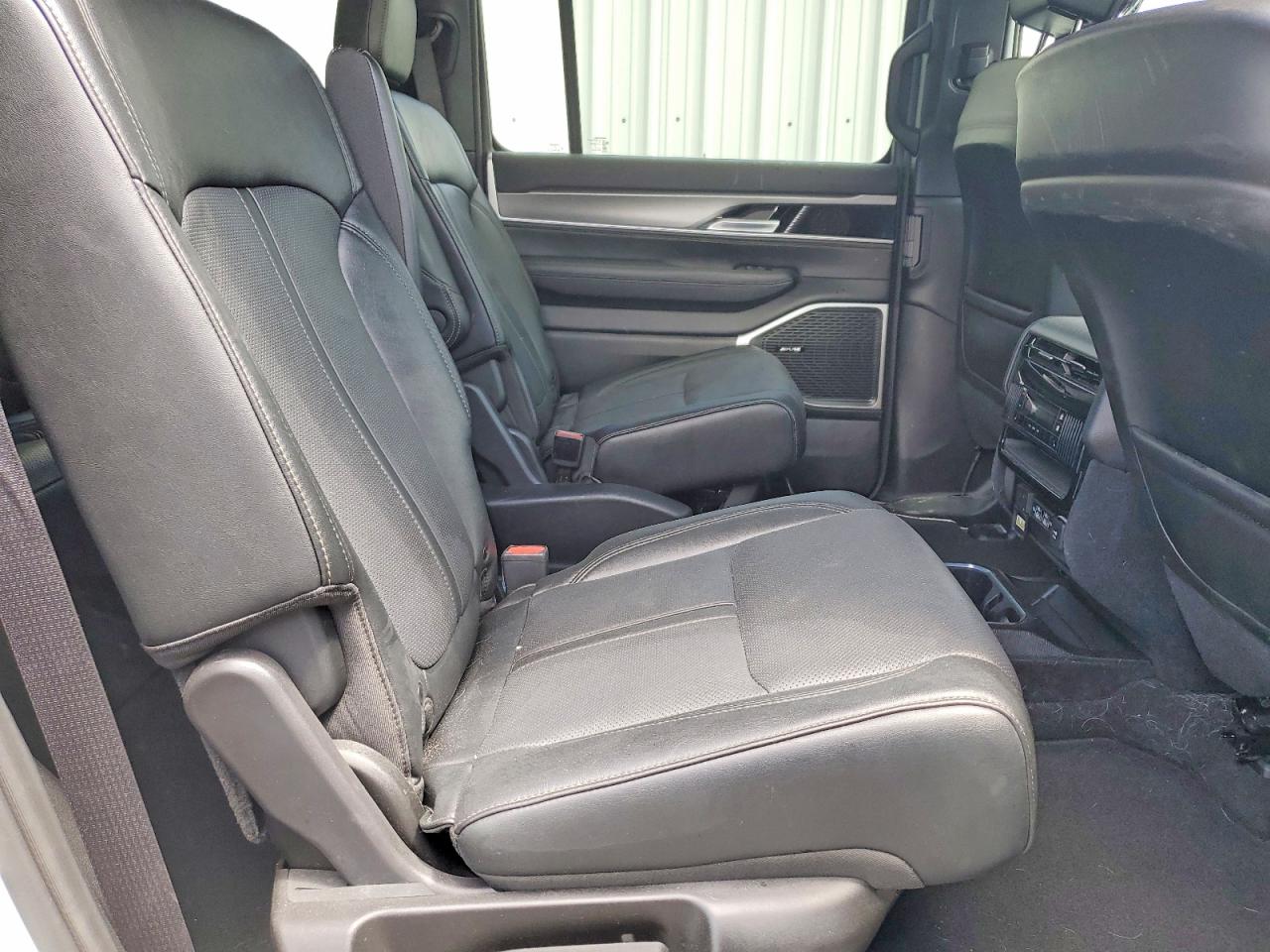 2025 Jeep Wagoneer VIN 1C4SJVBP3SS510122 photo 11