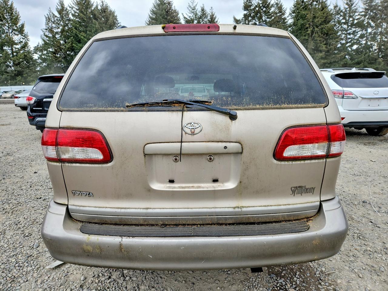 2002 Toyota Sienna VIN 4T3ZF13CX2U437925 photo 6