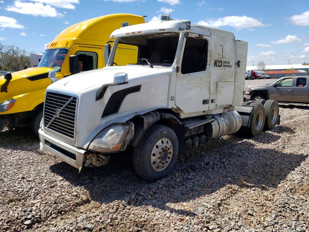 2013 Volvo Vn VIN 4V4NC9EH6DN130880 photo 2