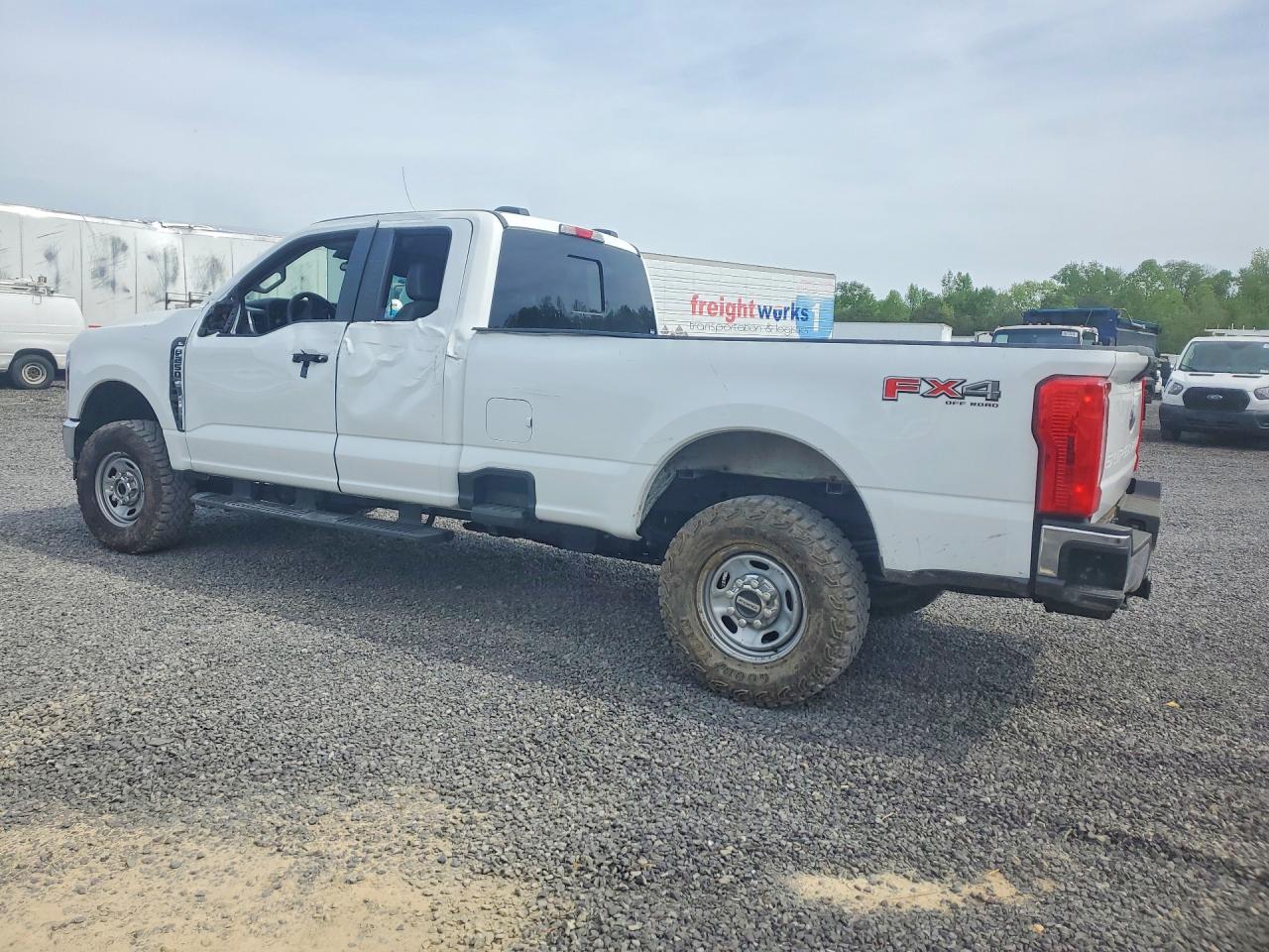 2025 Ford F250 VIN 1FT8X2BA0SEC64048 photo 2