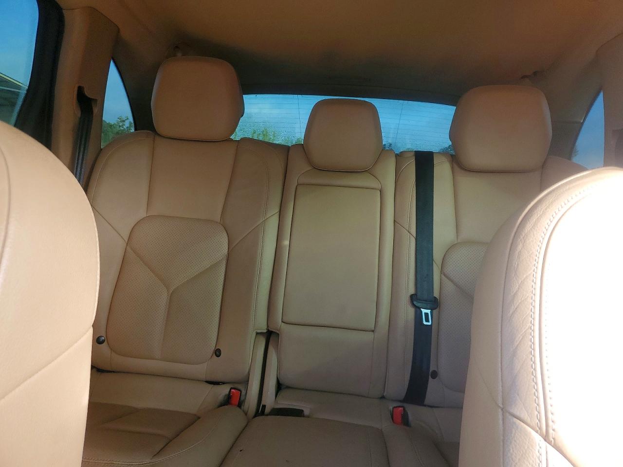 2011 PORSCHE Cayenne VIN WP1AB2A26BLA54803 photo 10