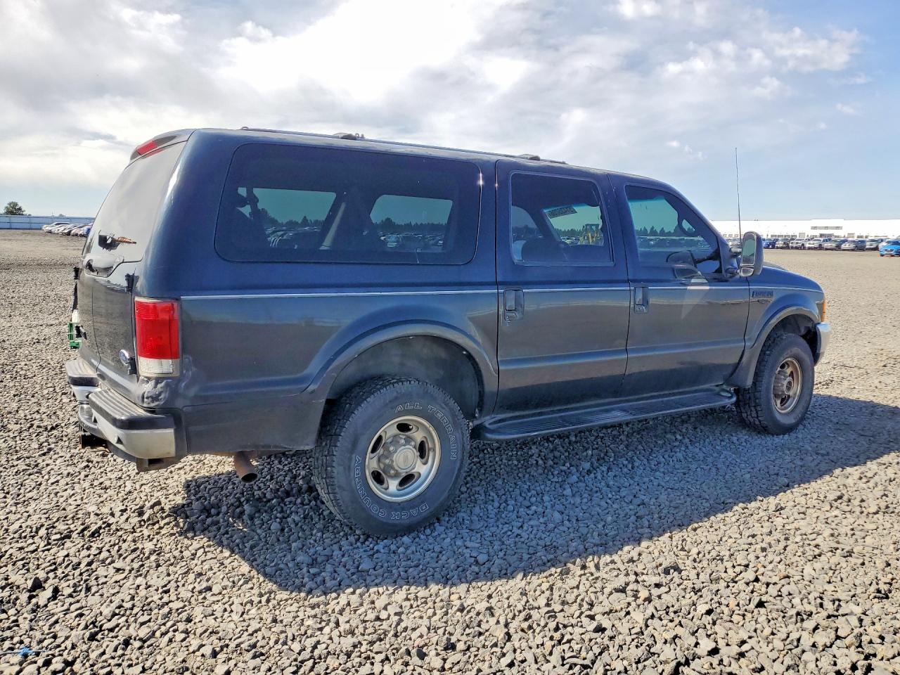 2000 Ford Excursion VIN 1FMNU43S9YEE40730 photo 3