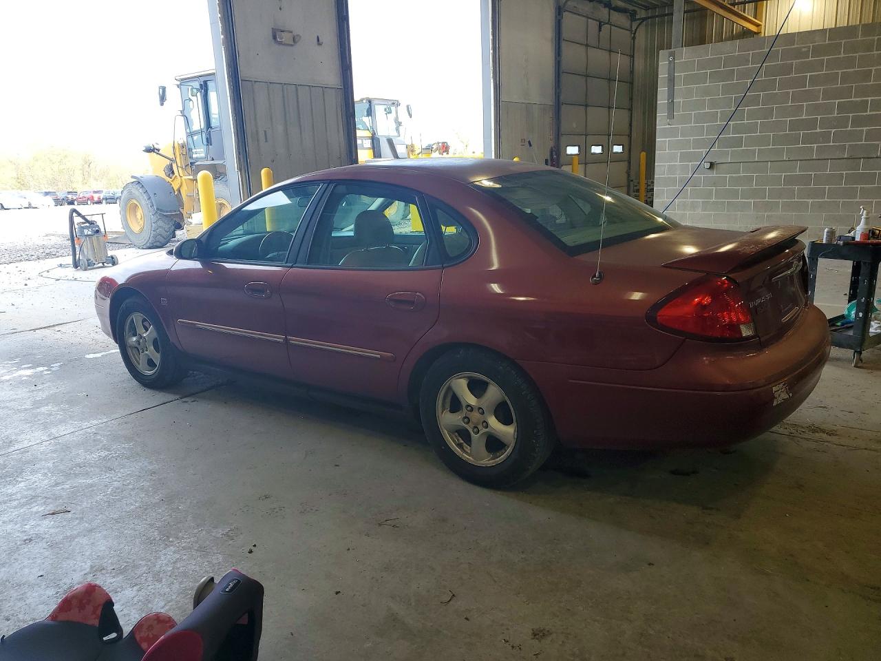 2002 Ford Taurus VIN 1FAHP56S22G282033 photo 2