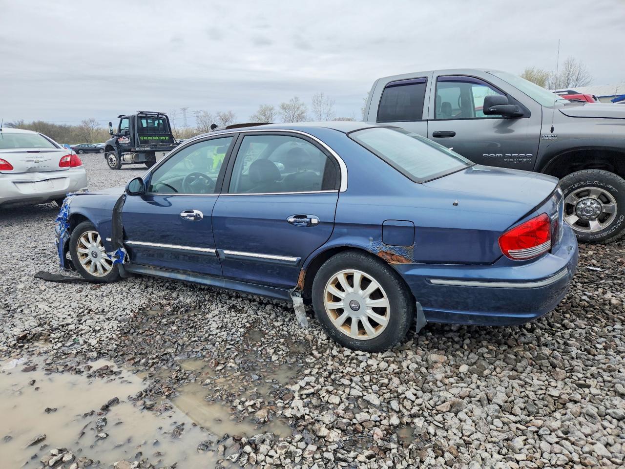 2002 Hyundai Sonata VIN KMHWF35H22A614498 photo 2
