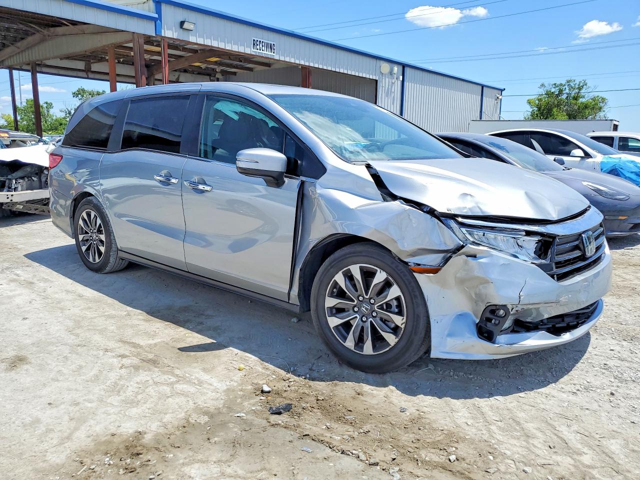 2024 Honda Odyssey VIN 5FNRL6H63RB020767 photo 4