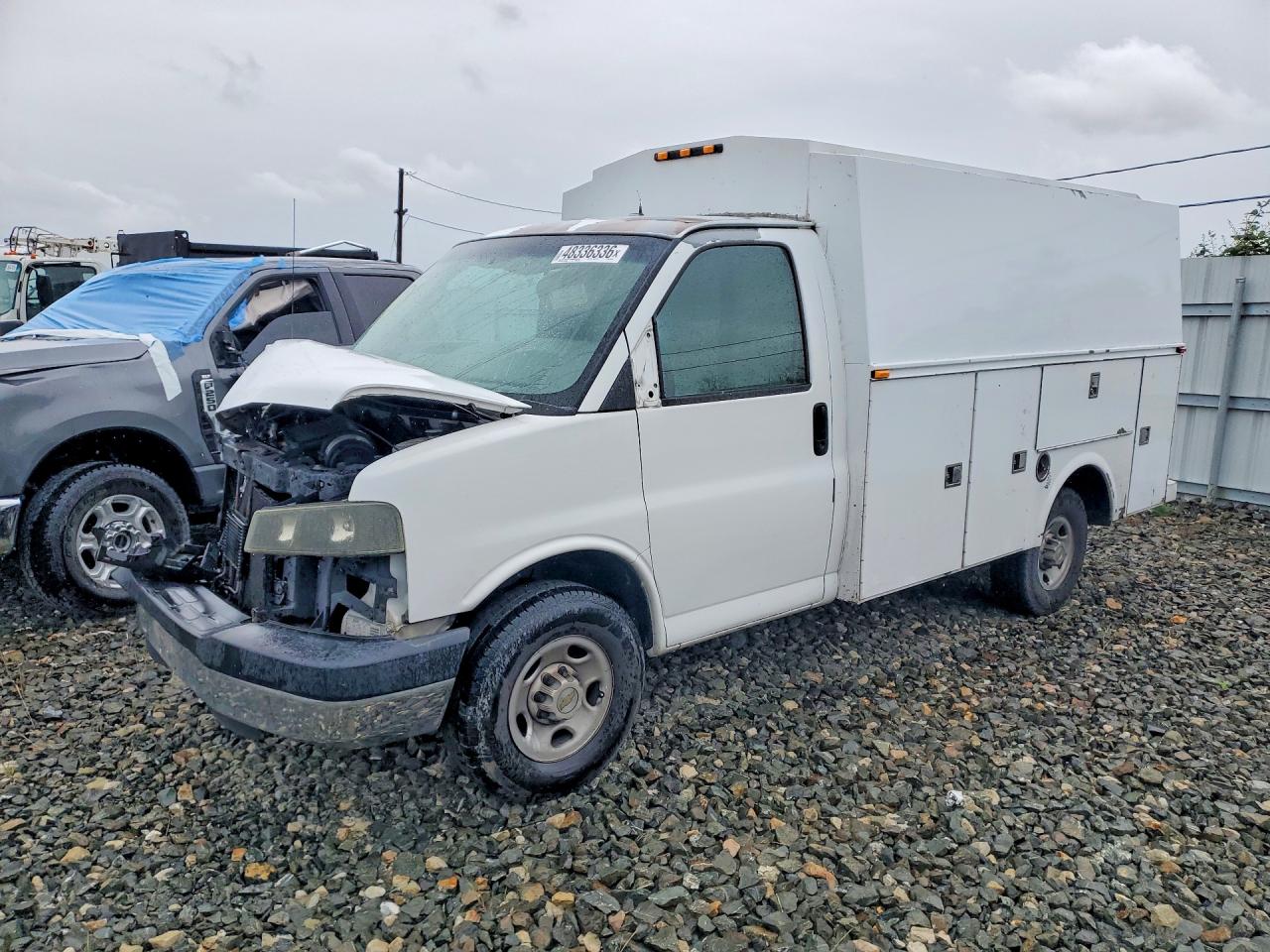 2004 CHEV Express VIN 1GBHG31U241212274 photo 1