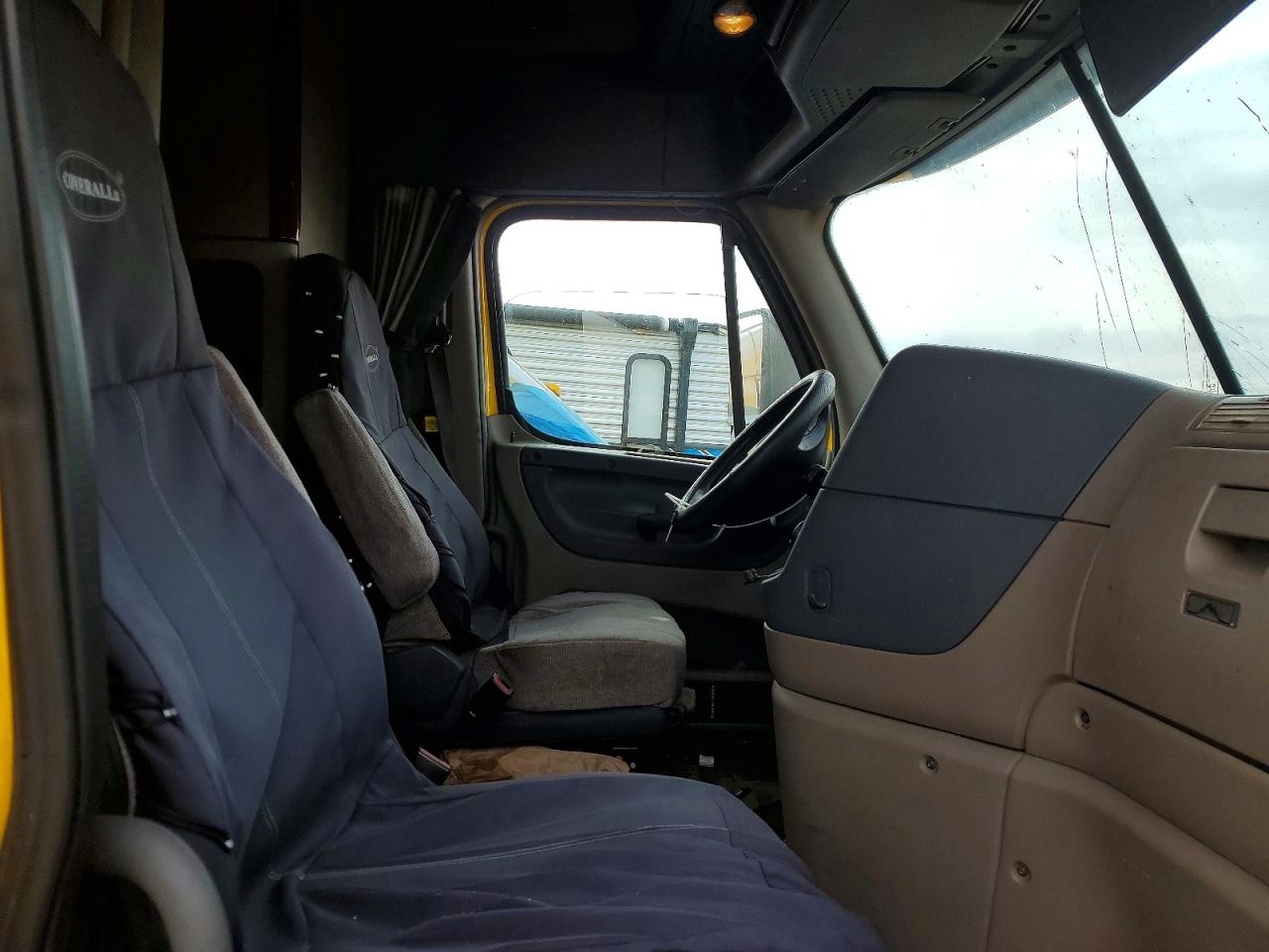 2015 FREIGHTLINER All other VIN 3AKJGLD58FSGC9452 photo 5