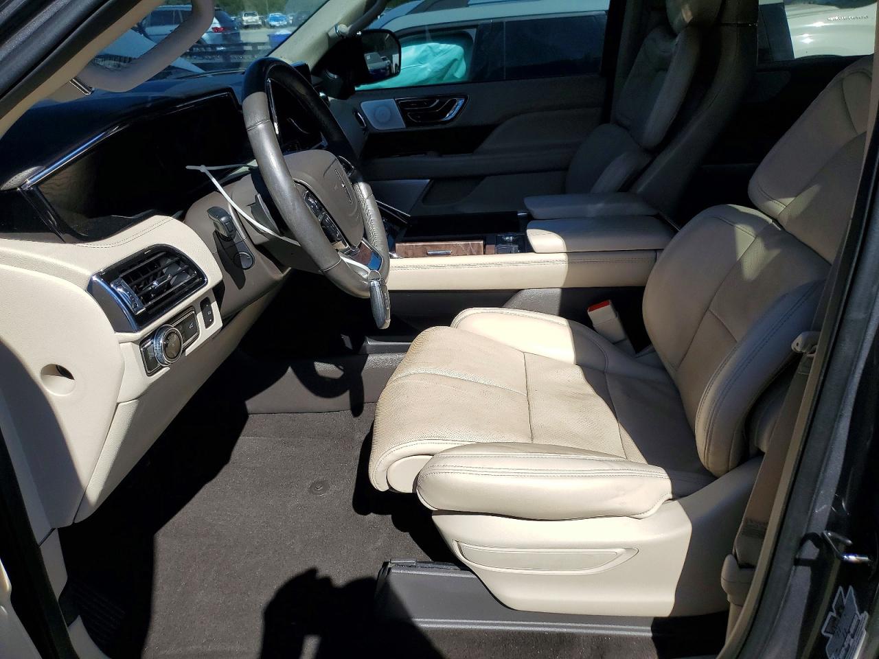 2021 Lincoln Navigator VIN 5LMJJ2LT3MEL07618 photo 7